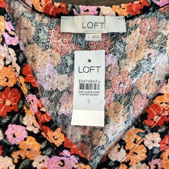NWT Loft Floral Button-Down Top - Picture 11 of 11